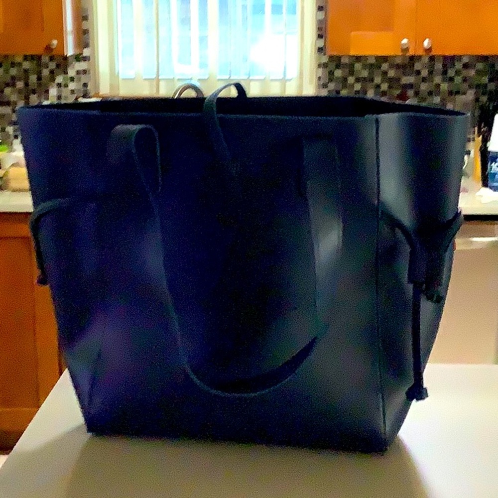 Blue tote bag